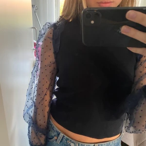 Mörkblå topp  - Så fin topp!! Storlek S (exklusive frakt)