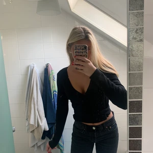 Zara topp - Topp från zara som man kan knyta antingen fram eller bak. Storlek L men passar mig som har s-m