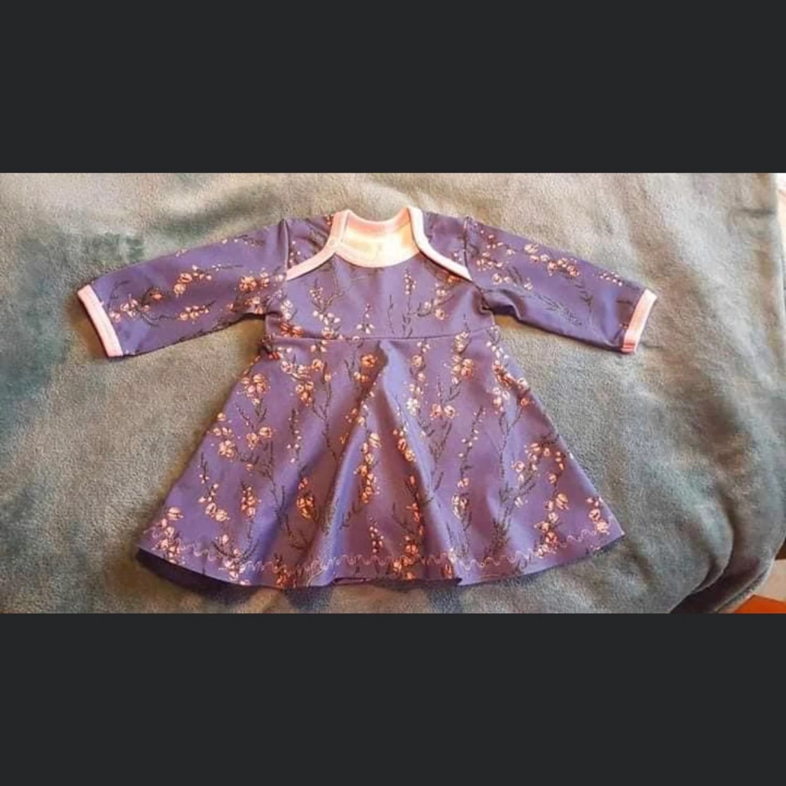 Välsydda barnkläder  - 90