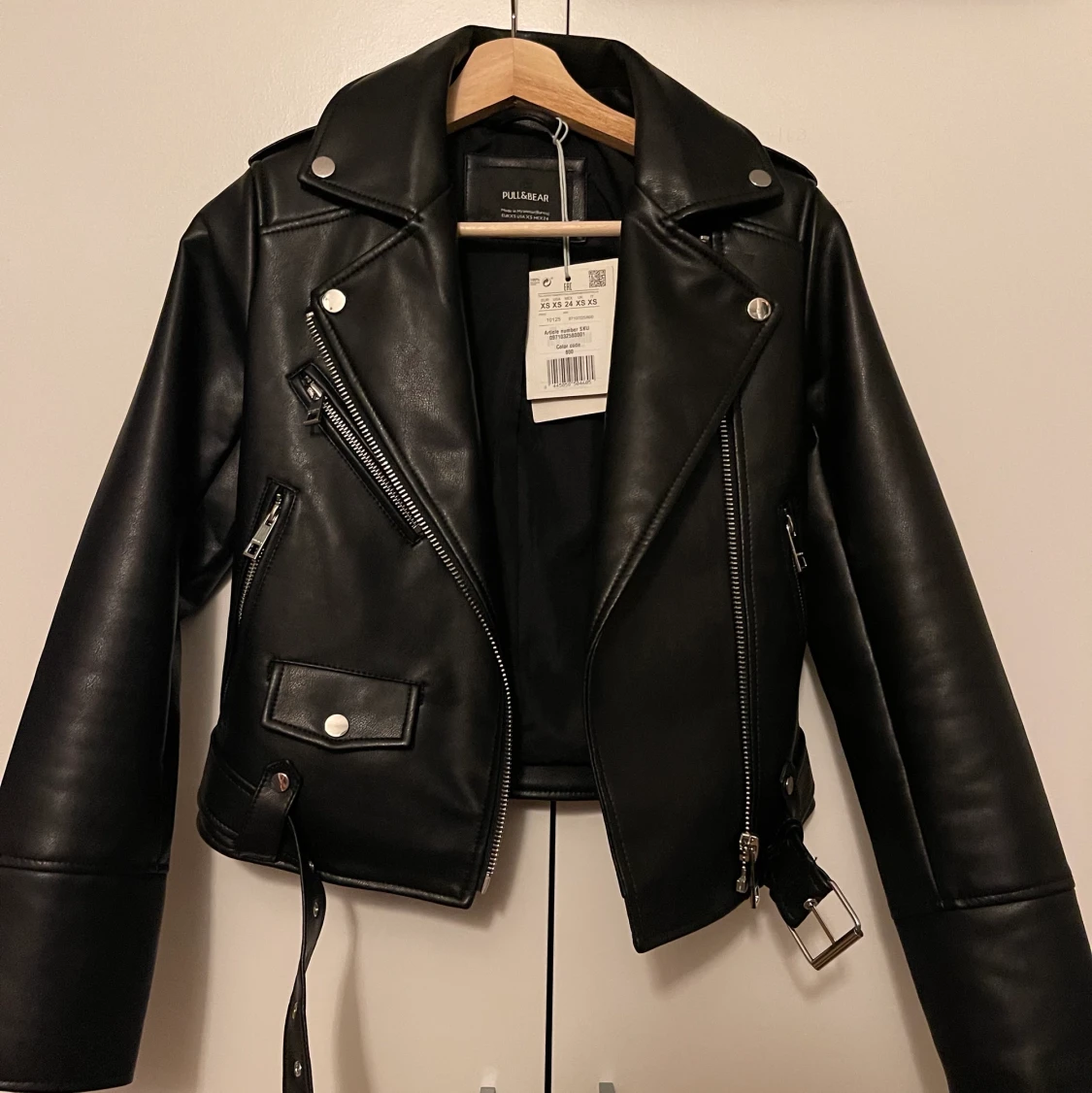 Läderimitation jacka pull & bear