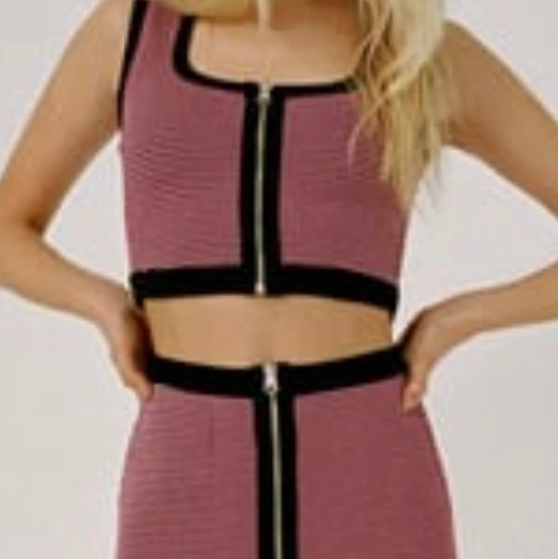 Set, topp och kjol säljes! - 90