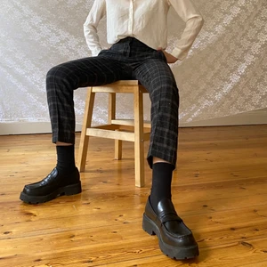 Kostymbyxor - Rutiga kostymbyxor. Storlek 36 men passar 34-36. Gråa/bruna. 