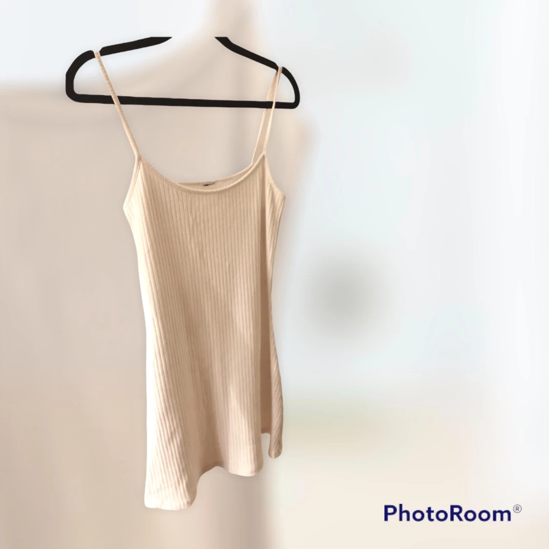 Vit ribbad klänning 