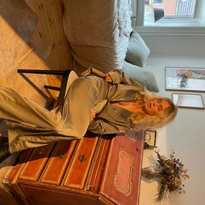 Blazer - Helt ny “silke” blazer