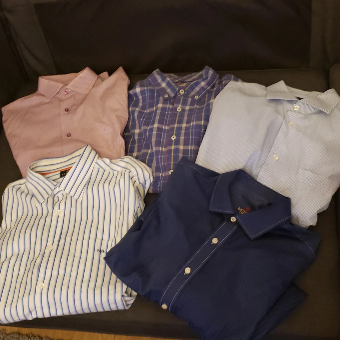 5 skjortor = 500kr
