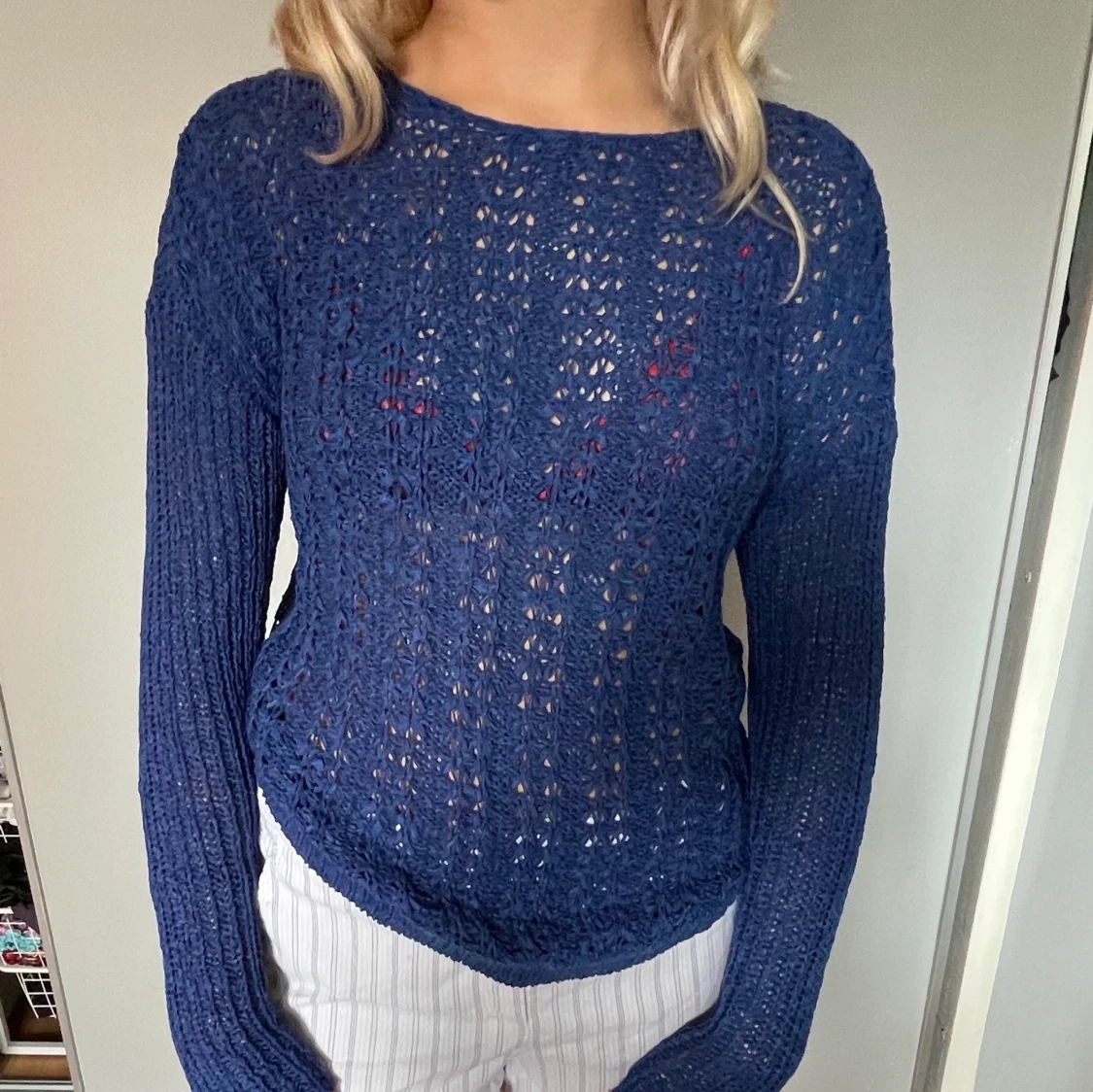 Blå stickad tröja från only 