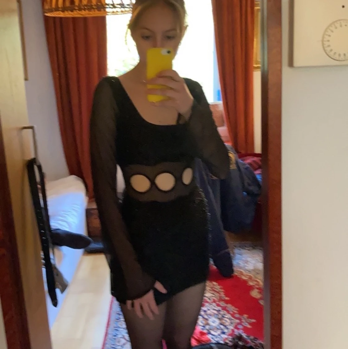 Cool y2k klänning med cutouts - 90