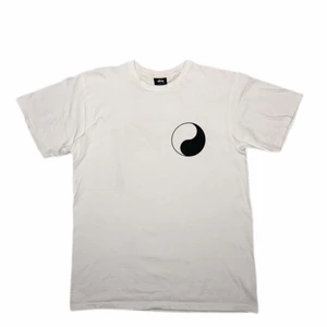 Our legacy x styssy  - Helt ny our legacy x stussy T-shirt, skitsnygg. Skriv för fit-pic!