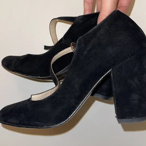 Klackskor  - Klackskor som man kan använda till sommar, vår och höst😍 Är i perfekt skicka, använda en gång!