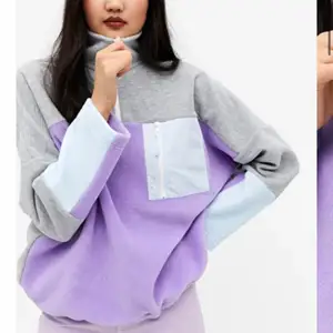 En oversized fleece från monki. Endast använd 2-3 gånger. Inga defekter. 175kr + frakt