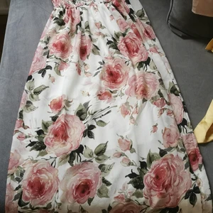 MaxiKlänning  - Fin sommarklänning i storlek small 