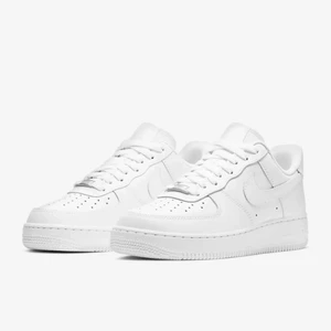 Nike air force - Helt nya alla kvitton osv kvar, säljer då min syrra råkade köpa fel storlek. 