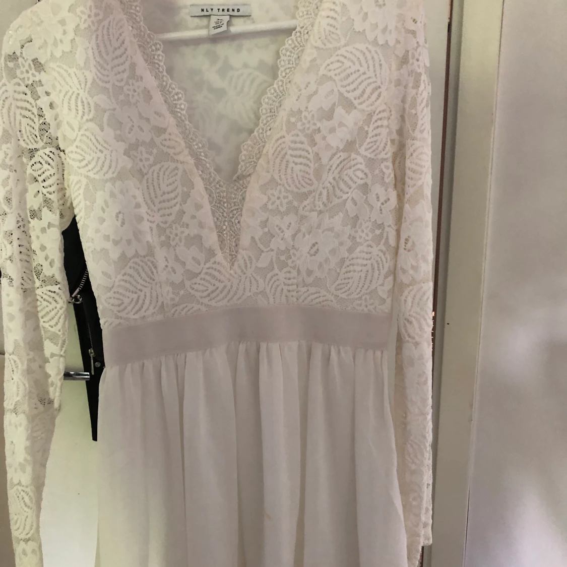 Vit spetsklänning