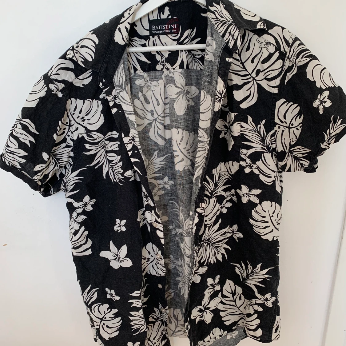 Svartvit hawaiiskjorta från 90-talet - 90