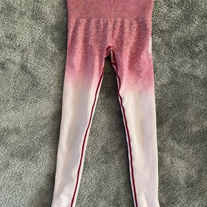 Gymshark tights - Köparen står för frakt, möts även i Stockholm C/Enskede. Passar mig som har S