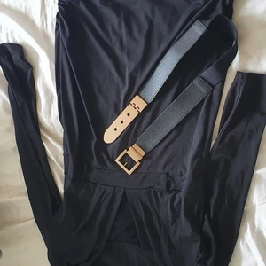 Fodralklänning  - Fodralklänning med bälte I midjan. Ganska kort och mer som en storlek xs-s 