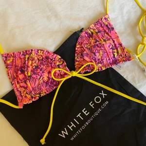 Bikinitopp WhiteFox strl M - Helt ny bikinitopp från Whitefox i storlek M. Endast testad, säljer pga för liten. Passar en S/M. Nypris 319kr.