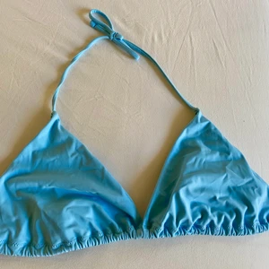 bikiniöverdel  - supersöt bikiniöverdel från weekday🤍 justerbar så passar de flesta storlekar. Endast testad!💖