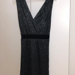 Klänning  - Festklänning från gloria jeans, aldrig använd, stretch, storlek S 