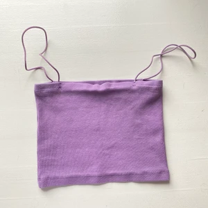 lila linne - Superfin topp från Zara! sparsamt använd men får inte användning för det längre! 