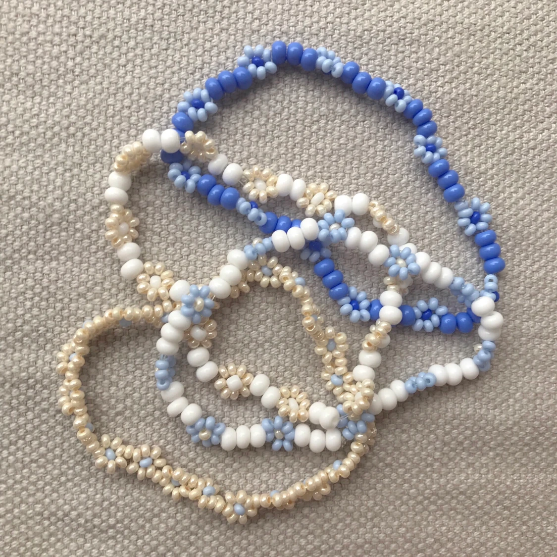 Blomarmband små pärlor - 90