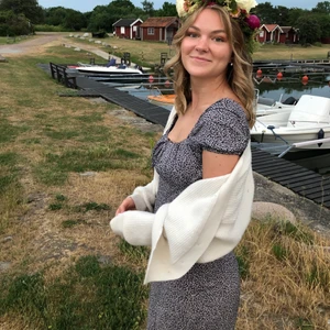 Sommarklänning - Superfin klänning från H&M. Använd men i nyskick. 