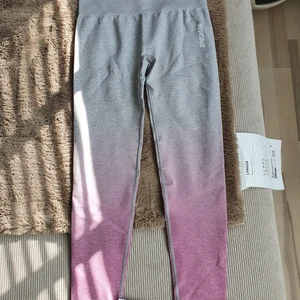 Nya gymshark leggings - Oanvända gymshark leggings (prislappen kvar). Helt slutsålda på hemsidan! Nypris 650 kr