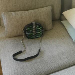 Väska  - Som ny Hvisk jätte fin. 