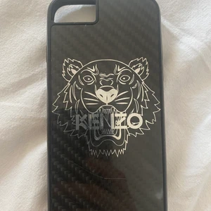 Ett kenzo skal för iPhone 6,7 & 8. - Ett kenzo skal för iPhone 6,7 & 8. Är i bra skick och inköptes på nk för 499kr