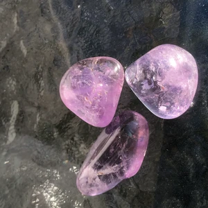 Ametist  - 3 ametist stenar, 40 kr styck. Tveka inte att skriva om du undrar något💚
