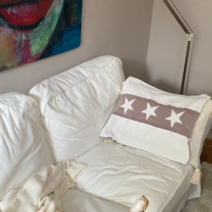 Kuddöverdrag  - Jätte fina köpta på Åhléns för längesen! Jag har två stycken som jag säljer nu. 