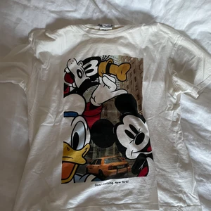T-shirt  - Zara Disney T-shirt, använt skick