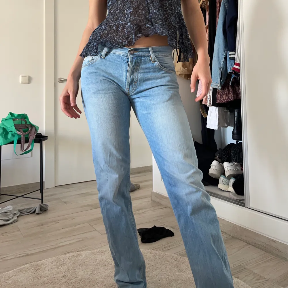 Vintage jeans från guess. ”Regular straight”. Jeans & Byxor.