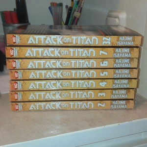 Attack on titan volym 2-7 och 32 - Säljer nu min gamla manga som jag redan läst och nu inte har plats med!! Säljer de för 90 styck eller alla för 590kr! Frakt tillkommer eller så kan vi ses i stockholm pris kan diskuteras! Jag säljer dessutom Cardcaptor Sakura 3-1 böckerna! Kan skicka bild på de vid intresse