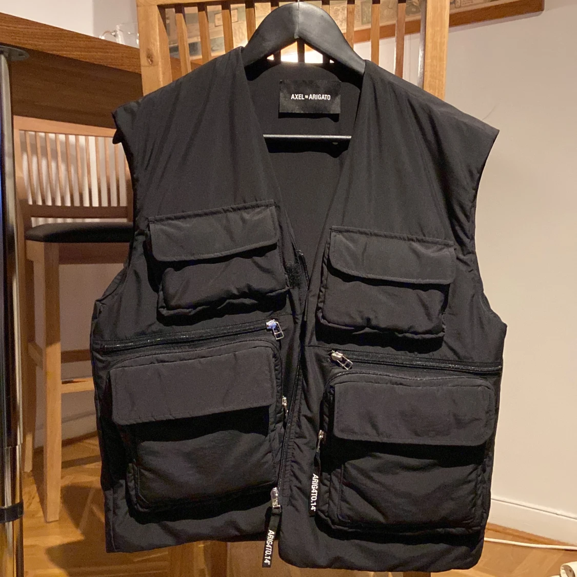 Axel Arigato väst 