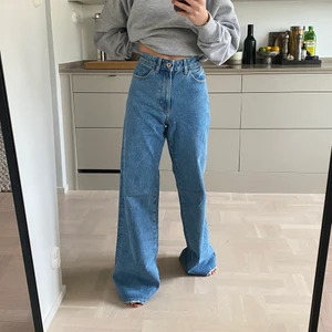 Oanvända jeans från zara - Jag är 163 lång. Frakt tillkommer 