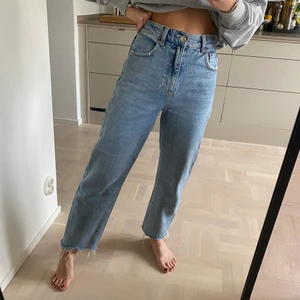 Jeans ginatricot  - Jag är 163 lång. Frakt tillkommer 