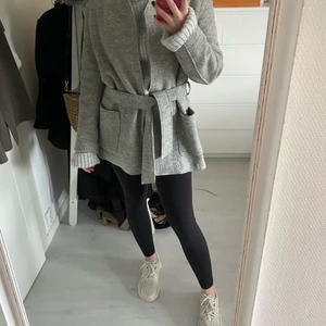 Kappa - Säljer min superfina kappa från Filippa K. Strl S och köpt för 3500. Sparsamt använd! 