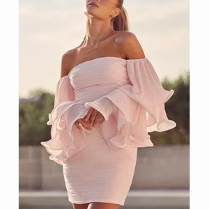 Klänning  - SÖKER! Skriv till mig om du har denna klänning i XS eller S. Vill köpa!!