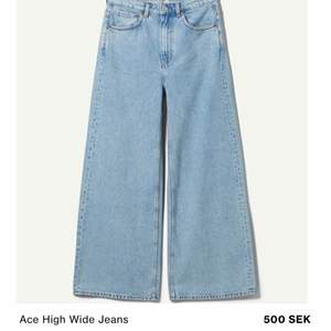 Säljer mina weekday ace jeans som är köpta i sommar, i bra skick💕köpta för 500kr, köparen står för frakten 