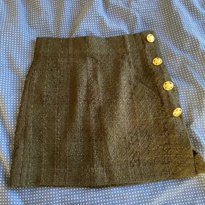 ZARA - säljer denna kjol som har aldrig använd för den är för stora för mig.