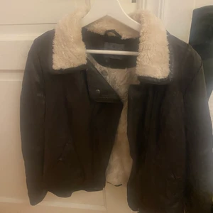 vero moda - köpt på secondhand, återkommer om frakt😀