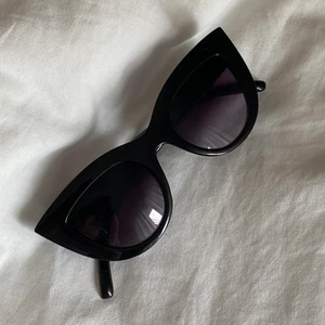 Oanvända Solglasögon - Aldrig använda, fran NA-KD