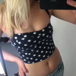 Topp med stjärnor - Finaste toppen någonsin, tyvärr för liten!! Xs
