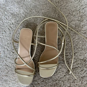 Söta klackar!! - Söta lågklackade skor från HM i st37💖