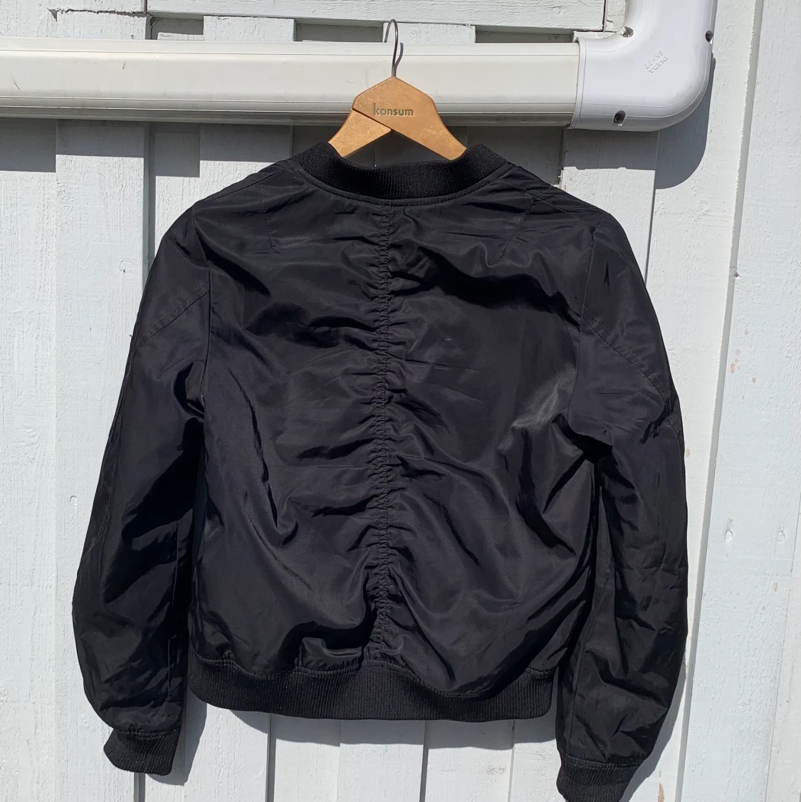 Bomberjacka från PULL&BEAR i stl S - 90