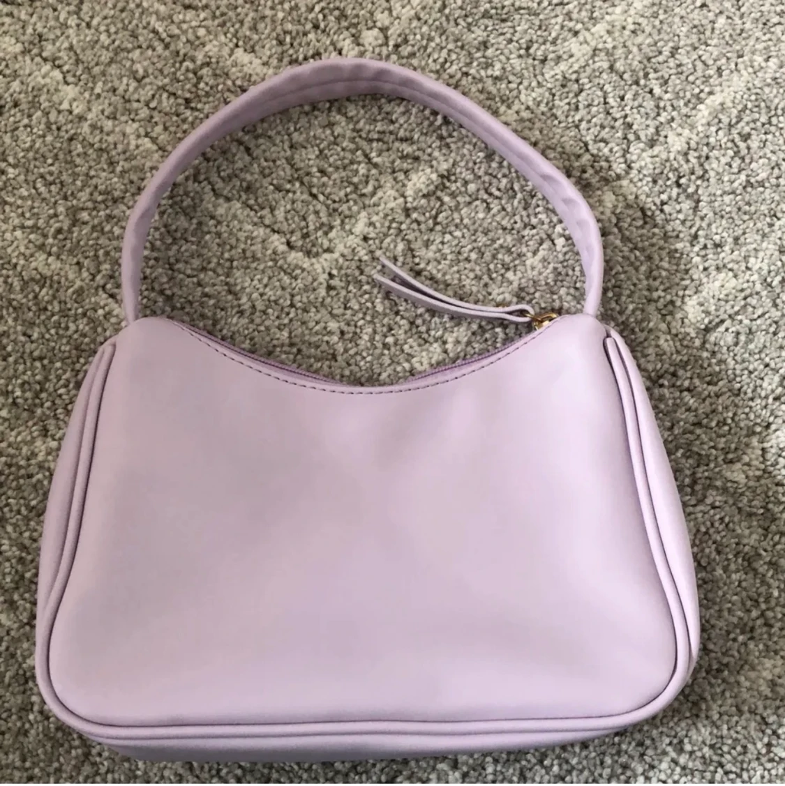 Lila väska 
