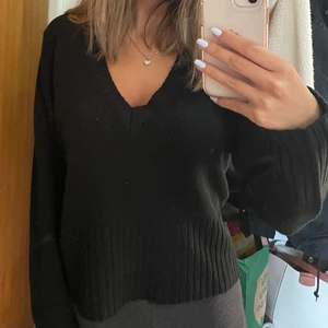 Stickad tröja - ✨