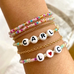 Egendesignade smycken💕 - Vi designar exklusiva smycken utifrån dina önskemål🤍 armband 30 kr, halsband 50 kr, ringar 10 kr + 15 kr i frakt💞