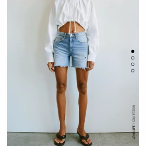 Zara short! - Säljer slutsålda zara shorts i storlek 34 och 36! Prislapp och allt kvar! Buda😋 köparen står får frakt🌸 